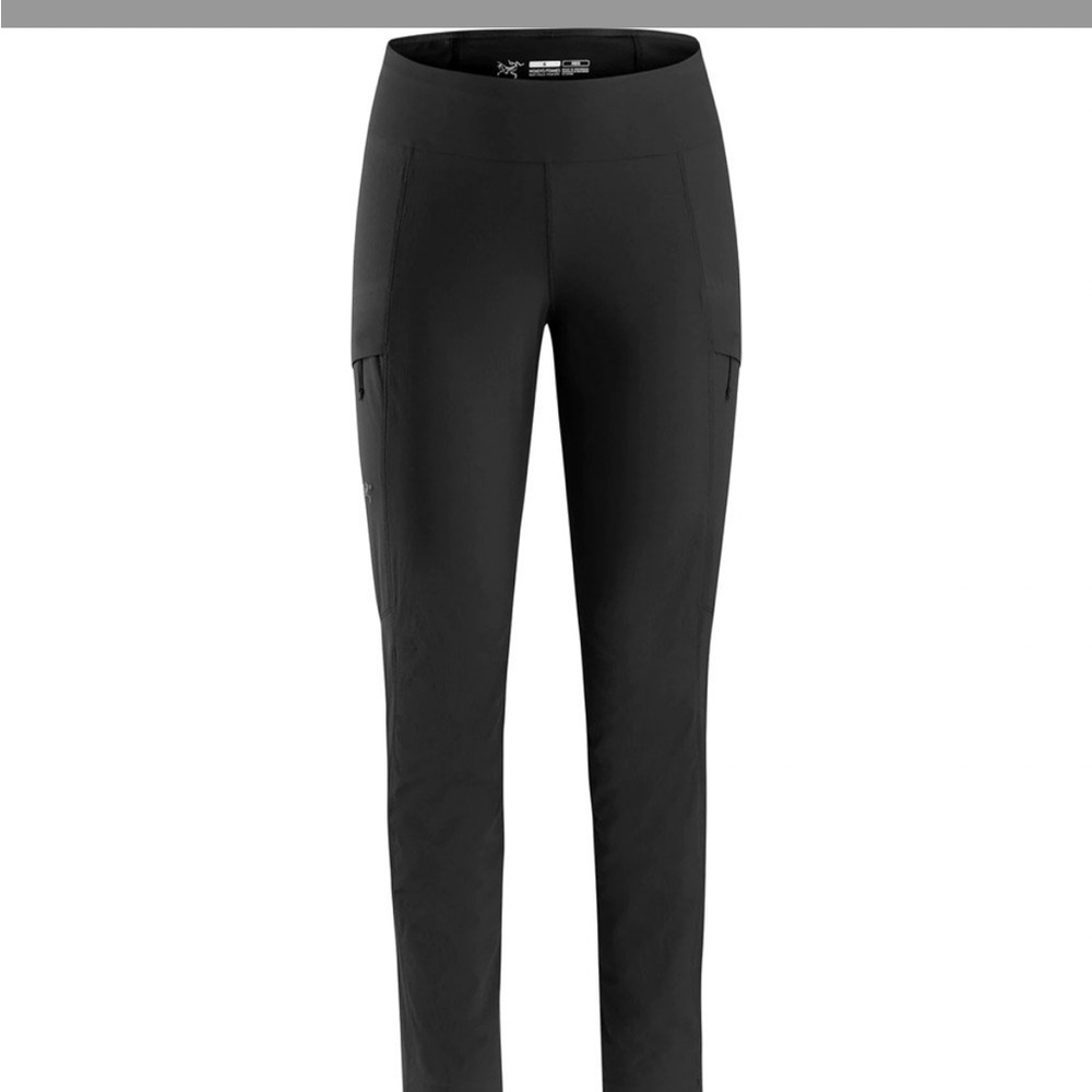 Arc’teryx Sabria pant size 6 short